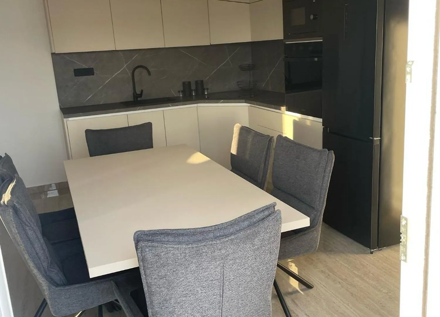 アパート Apartman Roko スタリグラード クロアチア